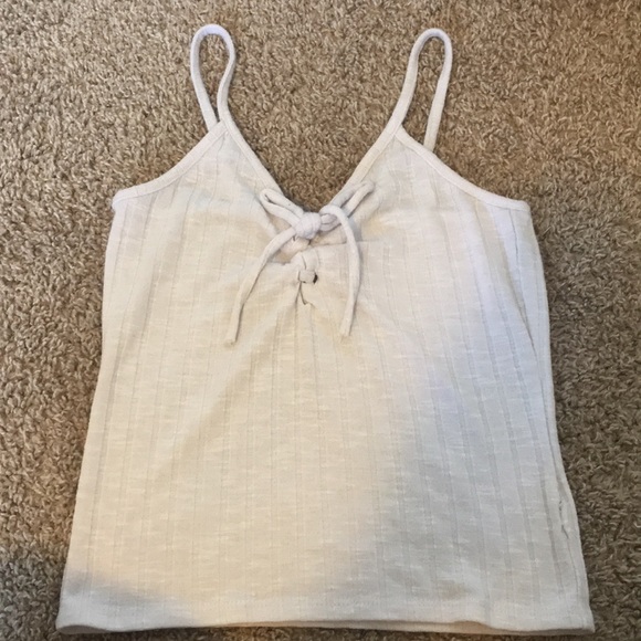 Cropped white tank top - Picture 2 of 3